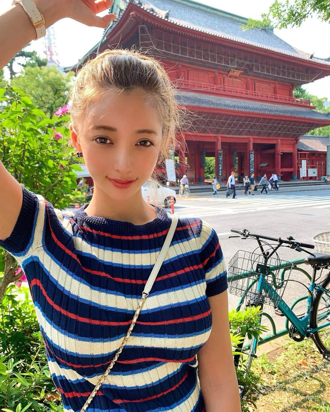 濱野りれさんのインスタグラム写真 - (濱野りれInstagram)「ZOJOJI❌(TOKYOTOWER) As I see the both of zojoji and tokyotower, I got off the car. There are many place I want to go in Tokyo🐰💗 Find hidden Tokyotower🗼🔥🔥 .. 修善寺と東京タワーが見えるところがあったから車から降りてみた🏯✨ 東京でもまだまだ行きたいところいっぱいあるな〜💗 東京タワーは隠れてるから探してみてね😝✨ .. .. #zojoji#zojojitemple#tokyotower #visittokyo#tokyotower🗼#tokyotokyo #tokyojapan #tokyotravel #exploretokyo#photolocation #tokyolife #tokyolifestyle #japanesegirl #japantrip #asiangirls #asianbabe  #増上寺#東京タワー#도쿄 #東京旅行 #写真スポット #일본인 #일본 #도쿄여행 #도쿄」8月3日 13時26分 - riregram