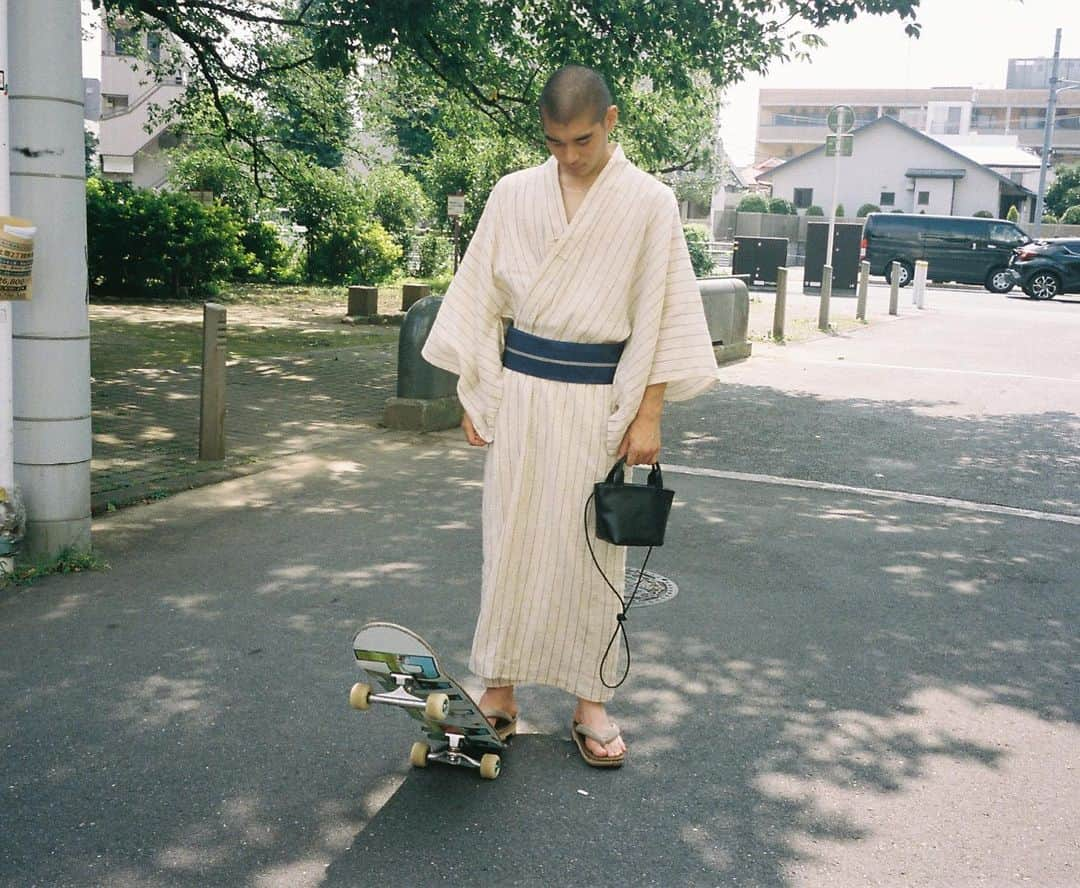 バンザイのインスタグラム：「ドSなお天道様  NEU BAG Available @banzai_tokyo  Styling by @mademoiselle_yulia」