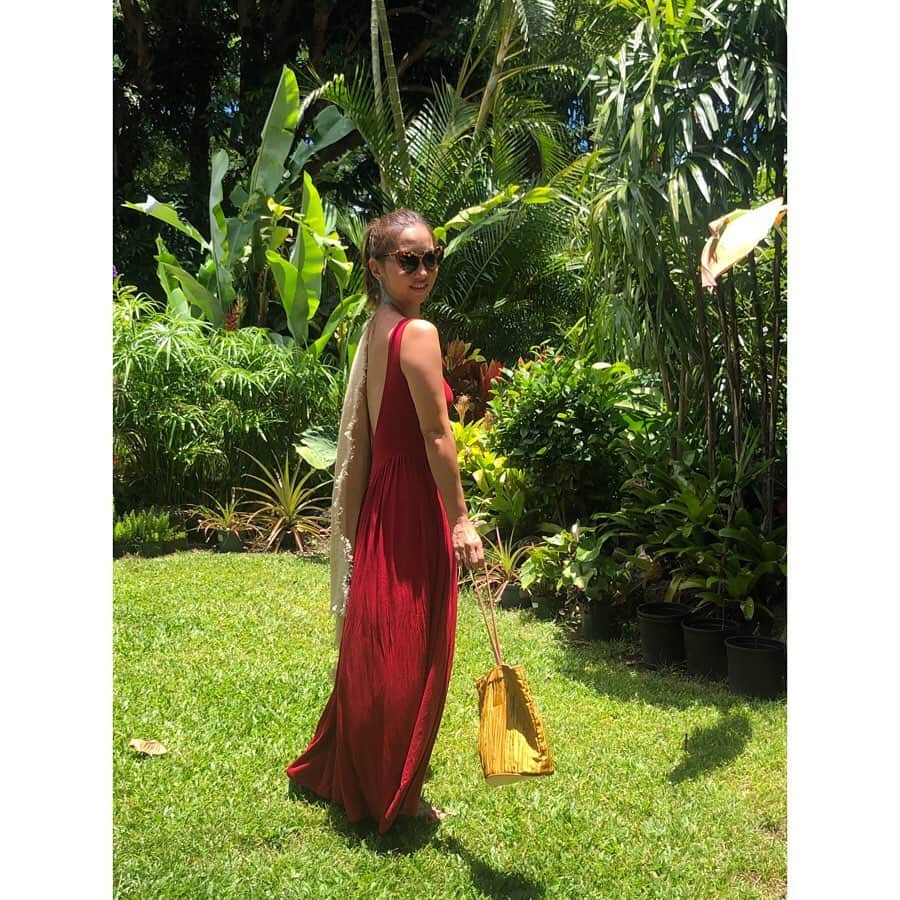 のインスタグラム：「✴︎ @_estella.k_ のVera Open Back Dress💗 . Sun kissed maxi dressと同じく、 オープンバックスタイルだけど… パットが付いているので安心だよ👗✨ . 着心地も最高〜😍 . . #vacation #hawaii #outfit #fashion #ootd #coordinate #stylepost #ootd_cob #instafashion #instadaily #instalike #instagood #instapic #instatravel #estellak #asaucemeler  #tkees #arthhat #コーディネート #コーデ #今日のコーデ #ファッション #ハワイ #エステラケー #アソースメレ」
