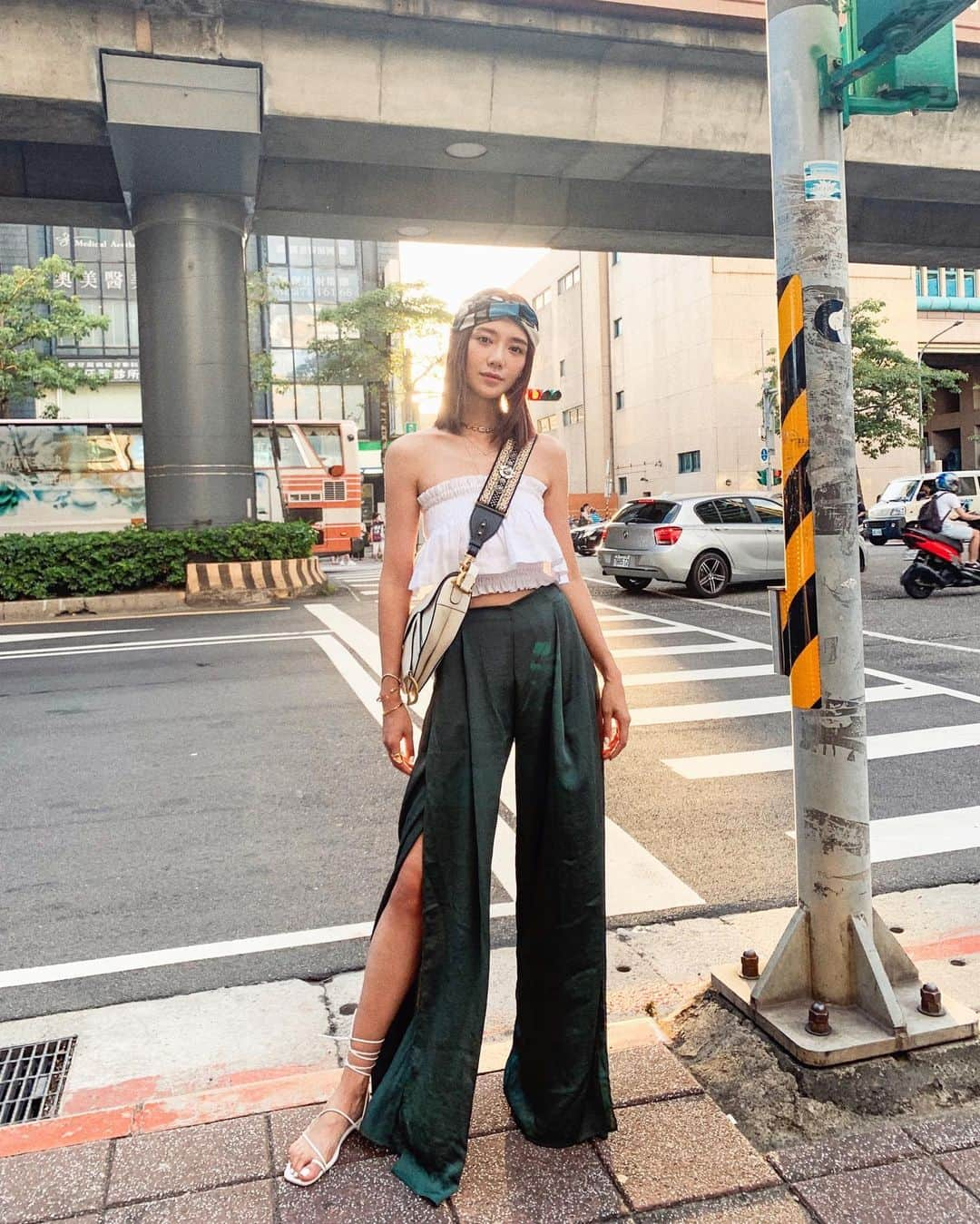 Elva Niさんのインスタグラム写真 - (Elva NiInstagram)「Productive weekend starts 💪🏻 #travelwithelva #shotoniphoneXR #elvaootd」8月3日 14時19分 - misselvani