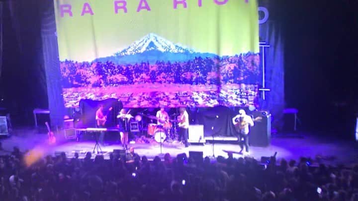 ジム・アドキンスのインスタグラム：「Been a rad summer playing with @rarariot. Stay cool and maybe we will have a class next year together.」