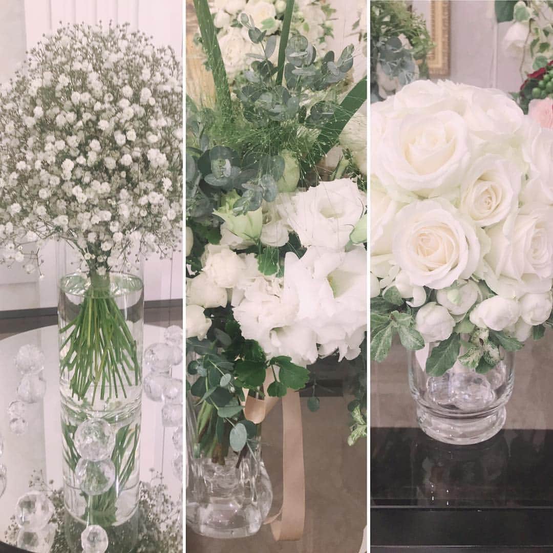 ホテルモントレ横浜のインスタグラム：「♥ ￣￣￣￣￣￣￣￣￣￣ @hotelmontereyyokohama.bridal をフォローしてね＊*. . 人気のウェディングブーケ✨ ステキなセンス✨フローリストにお任せください✨ . . ◆ホテルモントレ公式HPはこちら* ‪https://www.monterey-wedding.jp‬ . #モントレ #モントレ花婿 #dressy花嫁 #プレ花嫁 #marry花嫁 #卒花 #marryxoxo #wedding #weddingceremony #weddingreception #weddingparty #weddingdress #dress #flower #yokohama #日本中のプレ花嫁さんと繋がりたい #結婚式 #パーティー #披露宴 #ホテルウェディング #ウェディングブーケ #横浜#モントレ横浜 #横浜花嫁 #みなとみらい#令和婚  #ブライダルフェア」