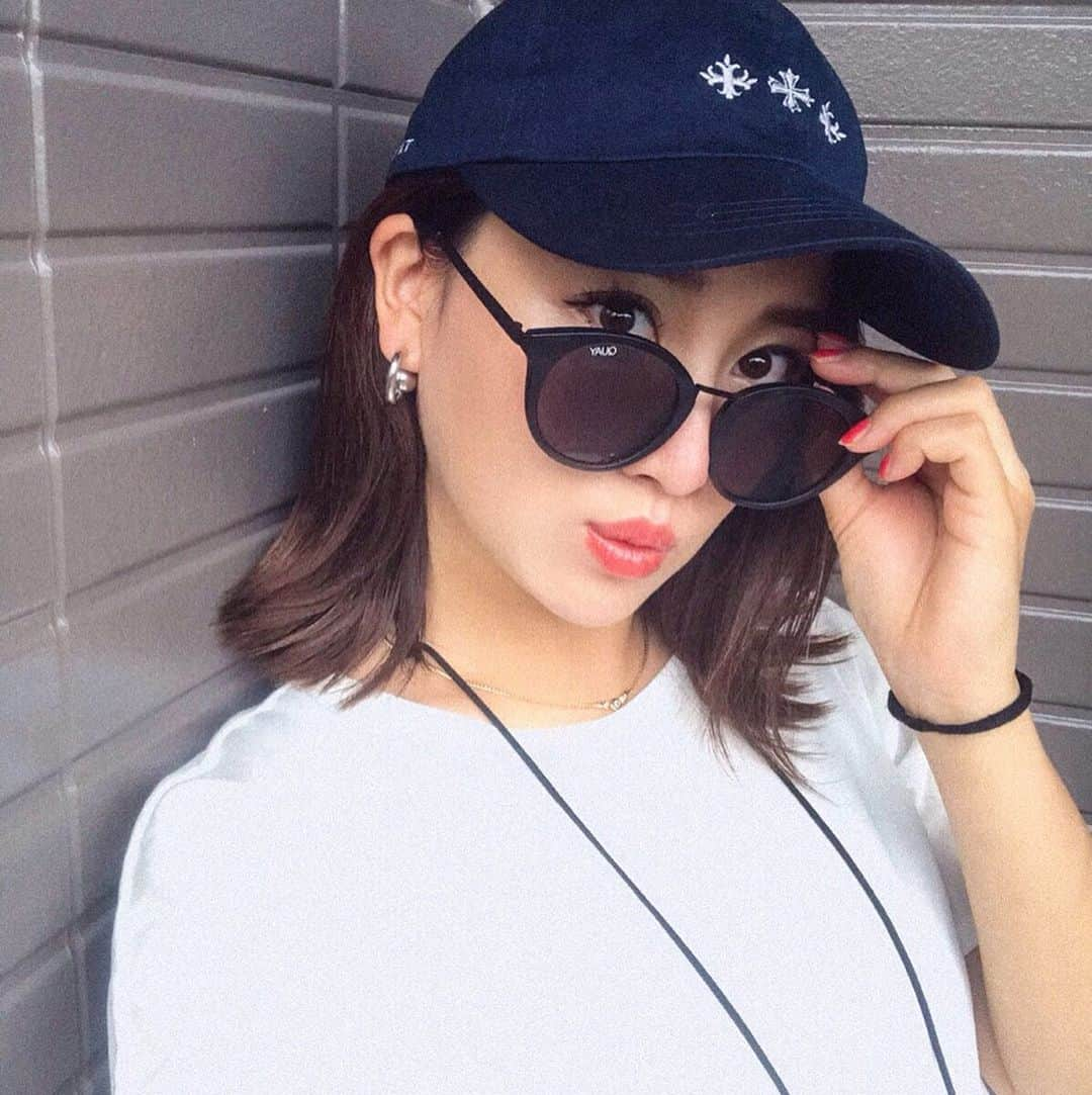 Ayaさんのインスタグラム写真 - (AyaInstagram)「おにゅーcap🧢とサングラス🕶 黒と迷ったけどネイビーに❤️ ユニセックスでいけそー！！ . . 今なら、 @tatras_stradaestフォローすると、 3,000円のクーポンが貰えるみたい😊 その中から抽選でTATRAS限定キャップ🧢も 当たるかもっ❣️ . . 詳細はプロフィール欄のアプリから見れます！ 良かったらチェックしてね❣️ #tatras#fashion #タトラス#限定品 #妊娠39週#マタニティ#マタニティコーデ #quayaustralia_jp」8月3日 15時00分 - aya__fit