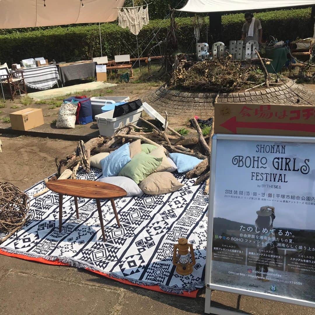 BELLMARE_styleのインスタグラム：「‪ 「湘南BOHOガールズフェス 」🌈開催中‼️ いい感じの雰囲気です⭐️ ぜひキングベルパークへお越し下さい‼️ #bellmare #BOHO #湘南 #ベルマーレ #ボヘミアン #shonanbohofes」