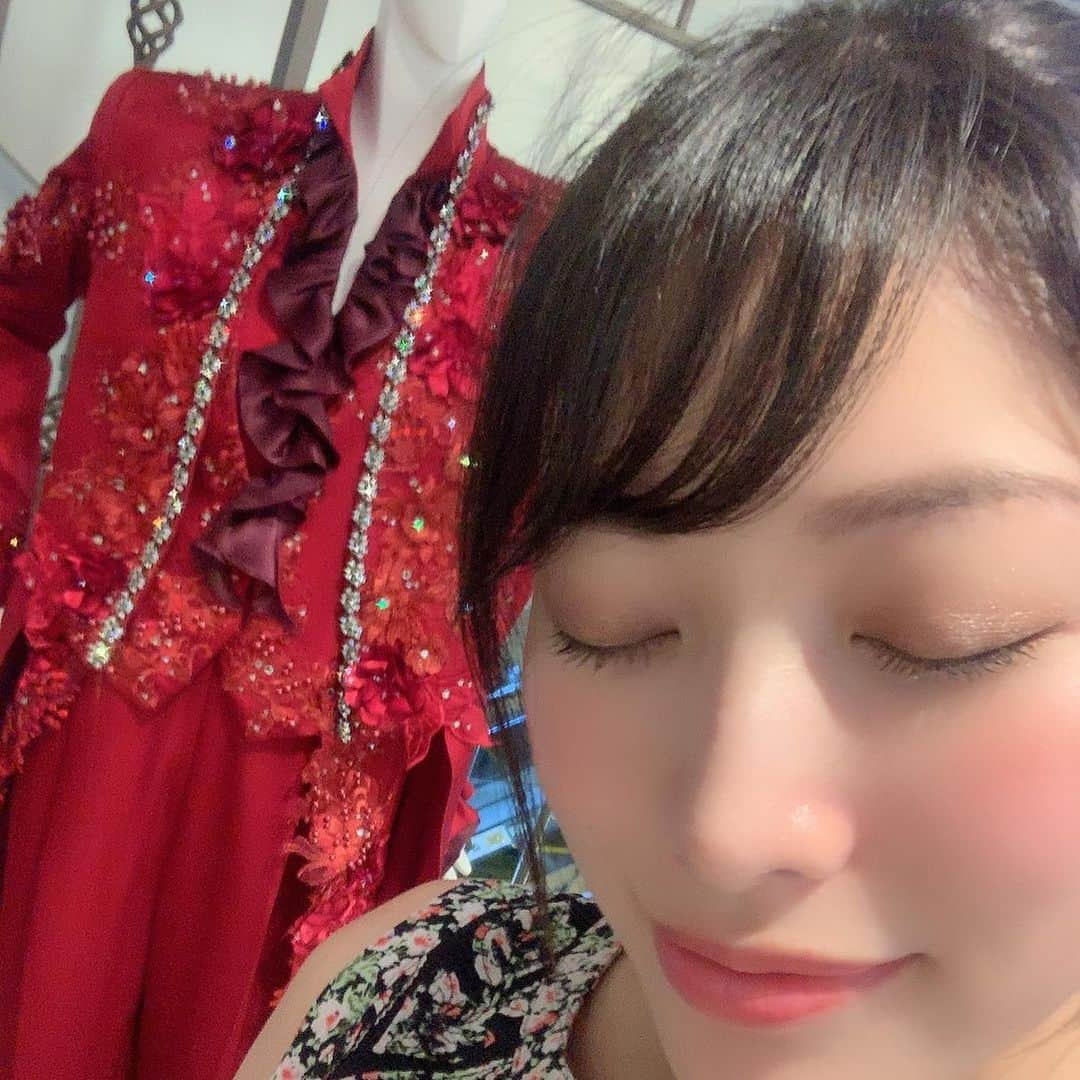 春原未来さんのインスタグラム写真 - (春原未来Instagram)「#フローズンビーチ #シアタークリエ 観てきました！色々思うことはあるけれど,#美肌 #美白 の #花乃ちゃん の #ビキニ姿 と衝撃的な発言を聞けて満足でした😏💓#長台詞 04人芝居！ありがとうございました😌🍀*゜ . それにしても今回は男性が多くてびっくりしたよ。これはとても良い事！！ #シャンテ で #宝塚雪組 のお衣装見てきて,いまは#ミッドタウン日比谷 の前の外のベンチでうだうだしています。今日は暑すぎず,なんだか気持ちいい。自然の風に当たってのんびりするの久しぶりだな。いい気分(*˘︶˘*) . 今夜,#tokyomidtownhibiya では#nhk #8K #スーパーハイビジョン の #花火大会 の #パブリックビューイング をやるみたいです。入場自由そして入場無料で,18時から！皆さんも是非ー❤ . #鈴木杏  #ブルゾンちえみ  #花乃まりあ  #シルビアグラブ #ケラリーノサンドロヴィッチ #観劇記録 . #グッドバイ も #2020 年に再演だって！#藤木直人 #ソニン #生瀬勝久」8月3日 15時34分 - sunohara_miki