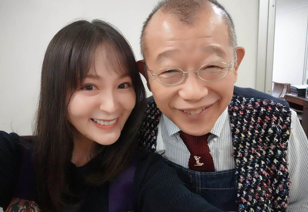 貫地谷しほりさんのインスタグラム写真 - (貫地谷しほりInstagram)「鶴瓶の家族に乾杯 海外スペシャル篇が明後日放送されます。 ニュージーランドに行って参りました！ とても素敵なご家族と出逢えました！ 是非ご覧ください(*´∇｀*) #nhk #鶴瓶の家族に乾杯 #海外スペシャル #ニュージーランド #19時半 から #放送 です！#鶴瓶さん の#笑顔 は#とっても #良いことありそうな、、#ありがとうございました！」8月3日 15時58分 - shihori_kanjiya