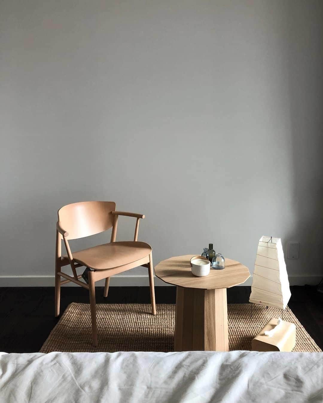 フリッツハンセンさんのインスタグラム写真 - (フリッツハンセンInstagram)「N01™ chair. The merging of Danish and Japanese aesthetics and purity.  Captured by @gamja____  #fritzhansen #N01chair #nendo」8月3日 16時00分 - fritzhansen