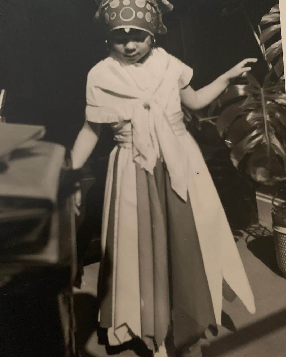 カリーヌ・ロワトフェルドのインスタグラム：「IBIZA mood! Hand made by mum!!!! 7 years old🥰」