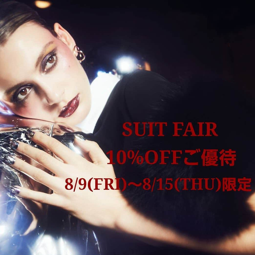 Sov青山さんのインスタグラム写真 - (Sov青山Instagram)「【SUIT FAIRのお知らせ☆☆☆】 ・ いつもSov.青山をご愛顧頂き誠にありがとうございます😊 この度Sov.青山では、8/9（fri.）からの1週間、お得なスーツフェアーを開催致します🎉 期間中は、Sov.青山がセレクトしたスーツを多数取り揃え、対象のスーツを10%OFFとさせて頂きます✨ ・ もちろん期間中は通販も、対象スーツ10%OFF❣️ さらに期間中は、対象スーツお買い上げのお客様に限り、通販の送料も無料とさせて頂きます😊（お代引き手数料はお客様のご負担となります。予めご了承くださいますようお願い致します。） ・ また通販だけでなく、ご来店にて対象スーツをお買い上げのお客様も、送料無料でご自宅までお届け致します✨ ・ 期間中は、デザイナーのこだわりが詰まったスーツ、ジャケットを豊富にご用意致しますので、お得なこの機会にぜひ、お試し頂けたらと思います😊 ・ 対象スーツのラインナップは、明日のブログより毎日アップ致しますので、ぜひcheckしてくださいませ❤️ ・ 皆様のお問い合わせ、ご来店を、スタッフ一同心よりお待ち致しております😊😊😊 ・ #doublestandardclothing#ダブスタ#sov#青山#路面店 #スーツ#suit#フェアー#fair#ジャケット」8月3日 16時39分 - sov.aoyama