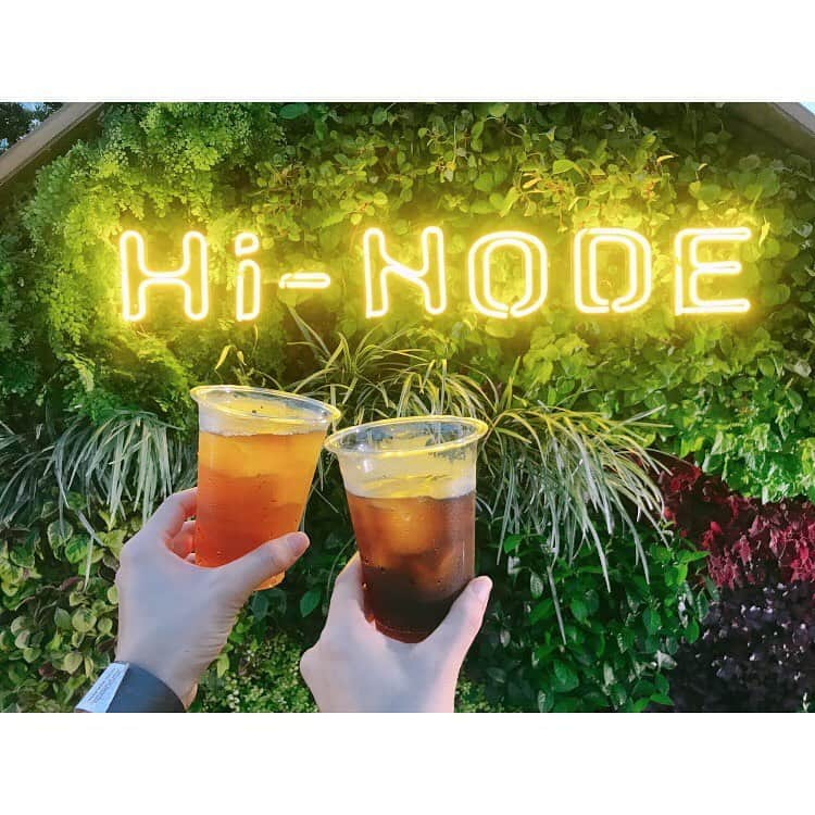 大谷朋子さんのインスタグラム写真 - (大谷朋子Instagram)「♡ * Hi-NODE OPENING PARTYへ🚢🍻 * 今日から日の出埠頭にオープンする新施設 Hi-NODE (@hi_node_day)◡̈✦ * 海を眺めながらのレストラン🍴 のびのびできる芝生広場も広がっていて、 さらに、クルーズ船にも乗れたりと大人も子供も大興奮♡ * OPENING PARTYでは、 アーティストによる生演奏バックに素敵なケータリング、クルーズ船では東京湾の夜景を眺めながら“夏”を満喫しました🍹 * 都心でこんな近くに海を感じられる場所があるなんて、うれしい◡̈⃝♪ 昼間も夜も、雰囲気変わって楽しめる場所！ 海を眺めながらゆっくりテラスランチもしたいし、 息子お気に入りのクルーズ船にも乗りたいし、また行こう！！ * 今日オープンの東京の新たな水辺スポット🌴 夏のお出かけにぜひ🍻 * * @hi_node_night #hi_node #日の出埠頭 #海 #夏休み #クルーズ船 #クルージング #夏のお出かけ #子どもとお出かけ #summer #cruising #🛳」8月3日 17時26分 - tomoko_ohtani