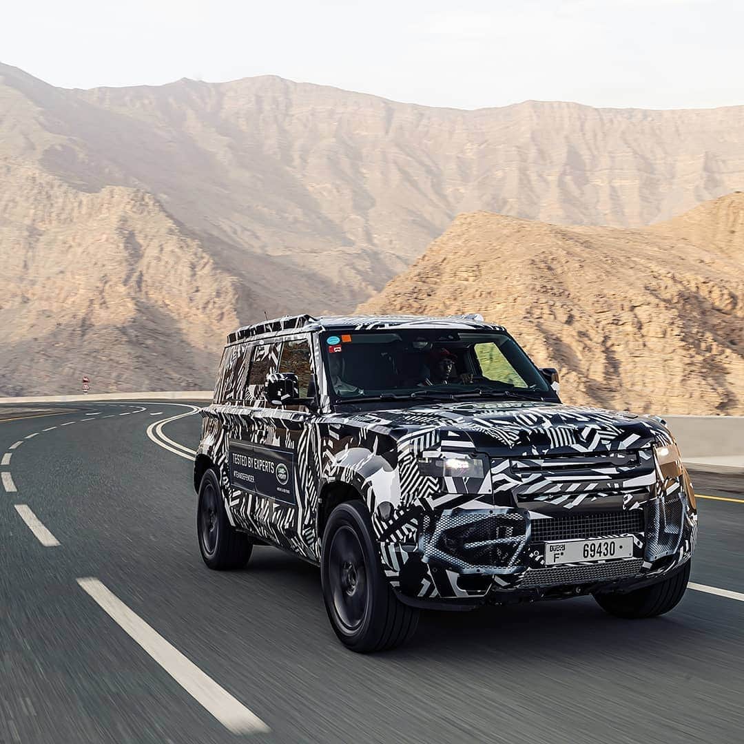 Land Roverさんのインスタグラム写真 - (Land RoverInstagram)「The latest stage of our global testing plan for the new #LandRover #DEFENDER - a true test of capability under the watchful eye of the all-terrain experts from our partners @ifrc. Tap the link in our bio to watch the film.  #IFRC #TeamDefender #LandRoverDefender #Best4x4xFar #OffRoad #4x4 #Testing #Carsofinstagram #Instacar #SUV #CarLifestyle #Adventure #Adventuring #Dubai #RedCross #4x4 #Technology #SearchAndRescue」8月3日 17時41分 - landrover