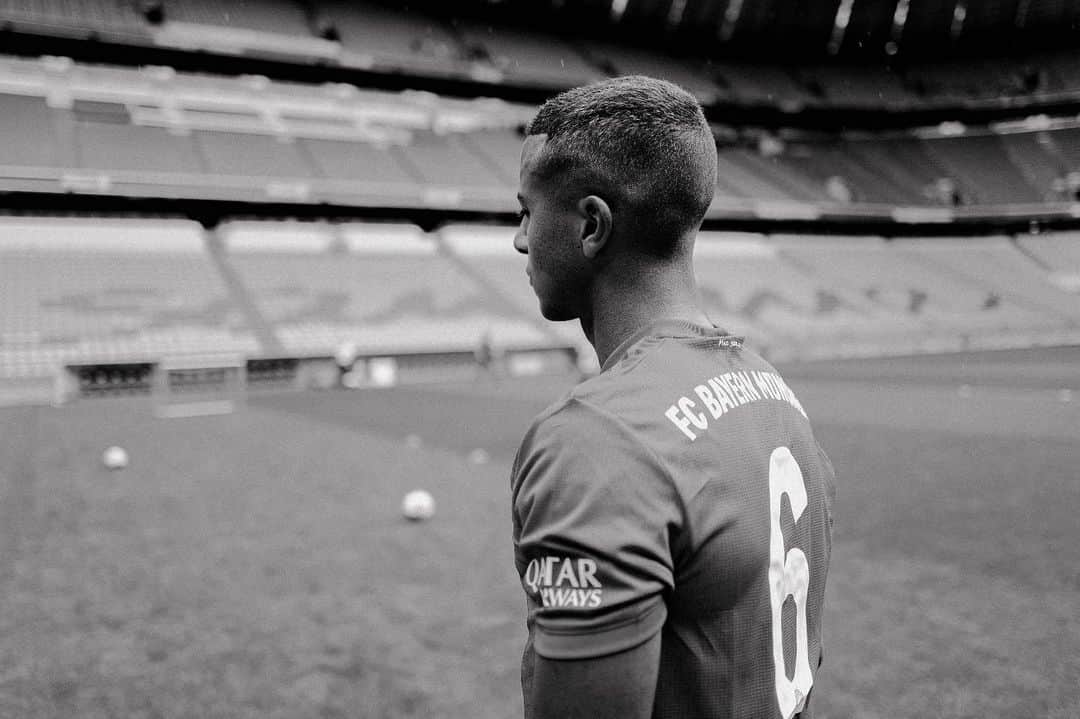 ティアゴ・アルカンタラのインスタグラム：「Season 7, here we go! ⚽️❤️」