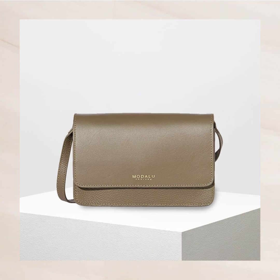 モダルーさんのインスタグラム写真 - (モダルーInstagram)「Go hands-free and maintain a sleek and sophisticated look with the Clara crossbody in a smooth, luxe leather. Was £79, now £25 #ModaluMoments #LeatherHandbag #LeatherPurse」8月3日 18時00分 - modaluengland