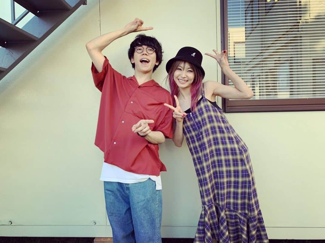 LiSAさんのインスタグラム写真 - (LiSAInstagram)「入れ替わりくらいで、GRASS STAGEのsumika\( ¨̮ )/♡大好きな曲沢山で嬉しいし、ホント青空にsumikaちょー似合う！☀︎健太くんお疲れ様っ☻  #RIJF2019 #sumika @sumika_inc  #LiSA」8月3日 17時57分 - xlisa_olivex