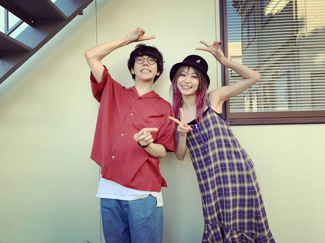 LiSAさんのインスタグラム写真 - (LiSAInstagram)「入れ替わりくらいで、GRASS STAGEのsumika\( ¨̮ )/♡大好きな曲沢山で嬉しいし、ホント青空にsumikaちょー似合う！☀︎健太くんお疲れ様っ☻  #RIJF2019 #sumika @sumika_inc  #LiSA」8月3日 17時57分 - xlisa_olivex