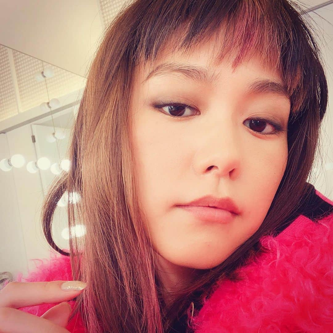 桐谷美玲さんのインスタグラム写真 - (桐谷美玲Instagram)「今日のあたい。 前髪ウィッグつけてピンクヘアー💋」8月3日 18時19分 - mirei_kiritani_