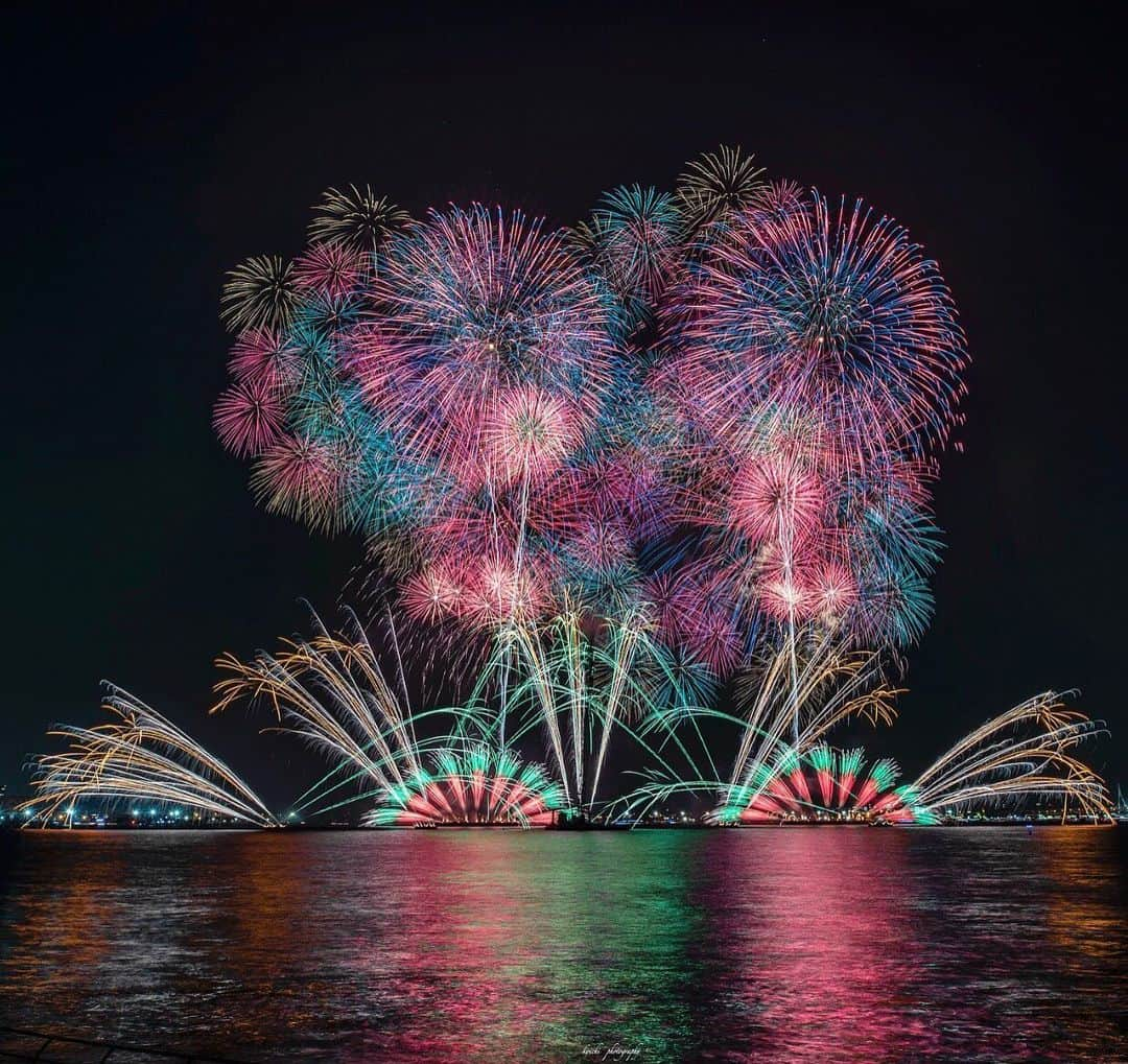 横浜市さんのインスタグラム写真 - (横浜市Instagram)「What a show at the Minato Mirai Smart Festival! 🎆 #myyokohama」8月3日 18時24分 - findyouryokohama_japan