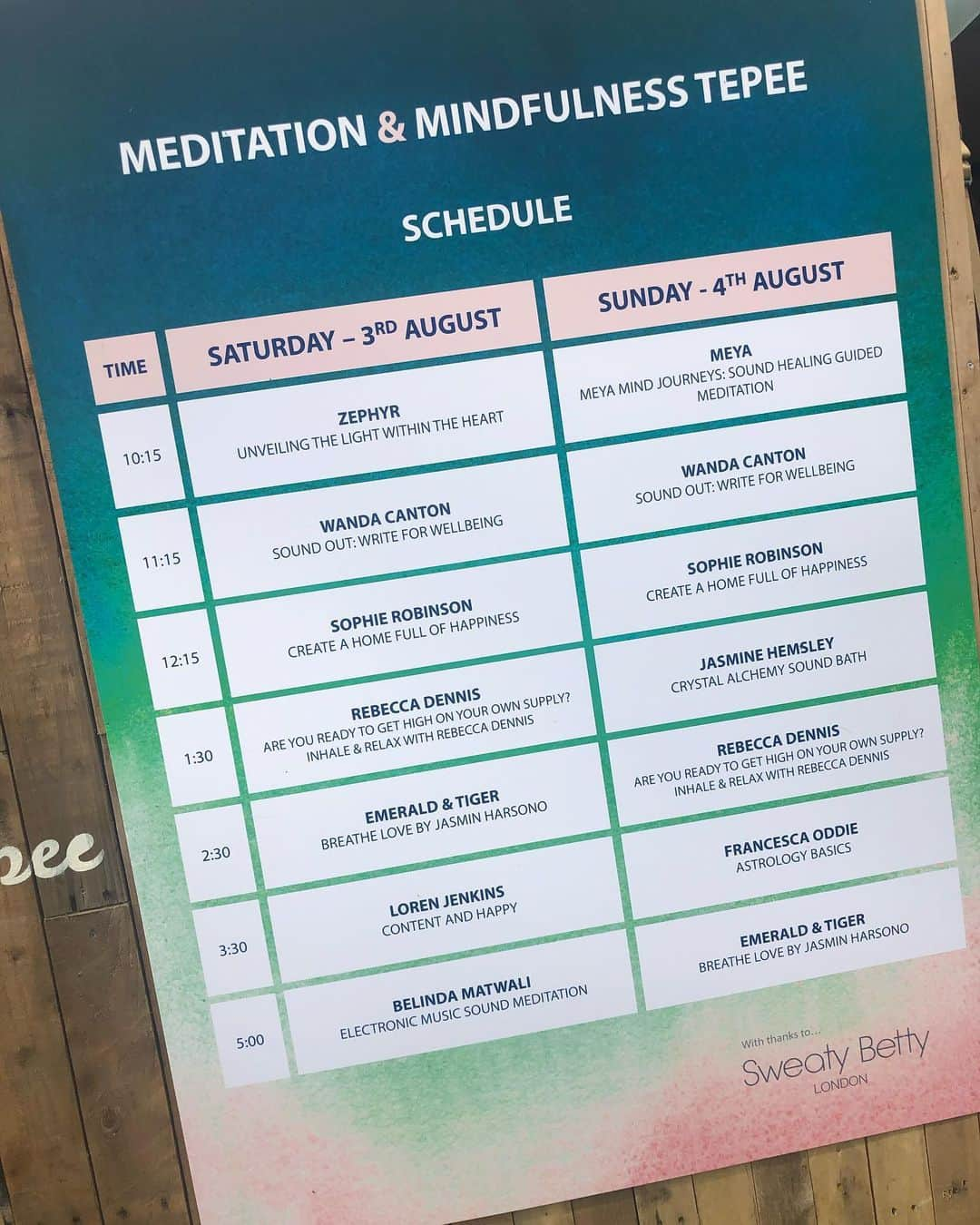 ファーン・コットンさんのインスタグラム写真 - (ファーン・コットンInstagram)「Today’s #HappyPlaceFestival schedules ✌️ @ritualscosmetics @sweatybetty @notonthehighstreet @frompaperchase @waterstones」8月3日 18時30分 - fearnecotton