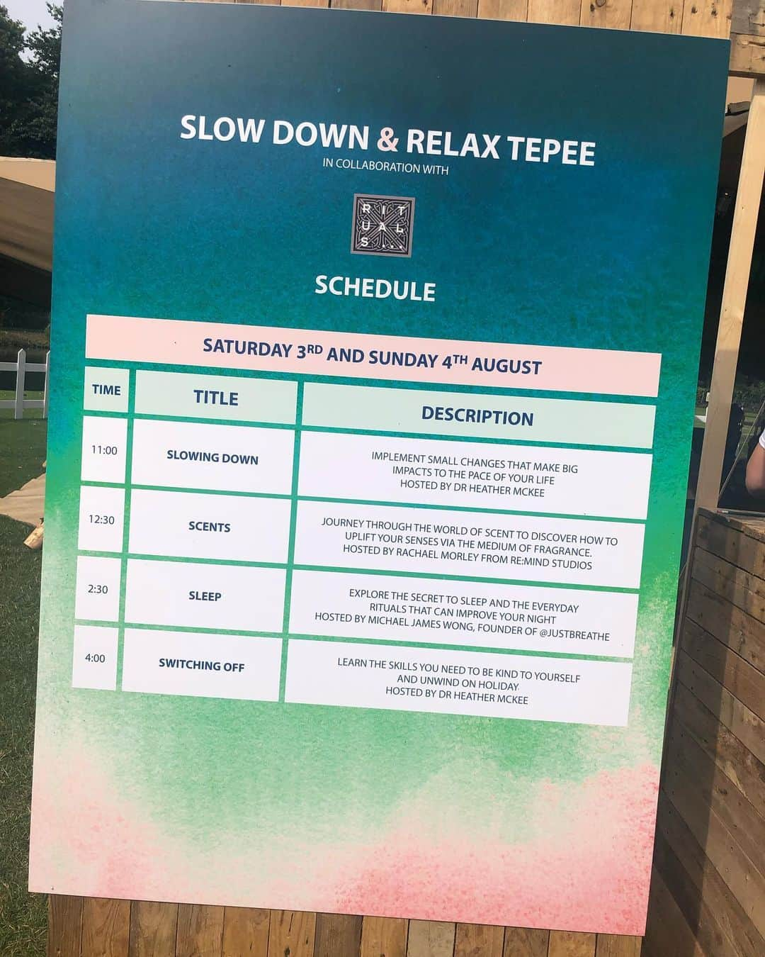 ファーン・コットンさんのインスタグラム写真 - (ファーン・コットンInstagram)「Today’s #HappyPlaceFestival schedules ✌️ @ritualscosmetics @sweatybetty @notonthehighstreet @frompaperchase @waterstones」8月3日 18時30分 - fearnecotton