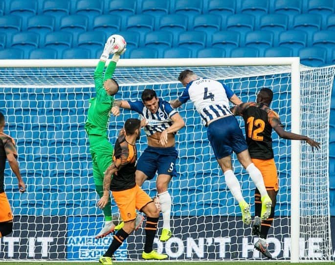 ジャウメ・ドメネクさんのインスタグラム写真 - (ジャウメ・ドメネクInstagram)「Ayer partido en Inglaterra 🏴󠁧󠁢󠁥󠁮󠁧󠁿 , hoy ponemos rumbo a Alemania 🇩🇪 a seguir preparándonos 💪✈️🦇 • Ahir partit a Anglaterra 🏴󠁧󠁢󠁥󠁮󠁧󠁿, hui cap a Alemanya🇩🇪 a seguir preparant-nos💪✈️🦇 • • #amunt @valenciacf  #jaumedomenech」8月3日 18時31分 - jaudomenech