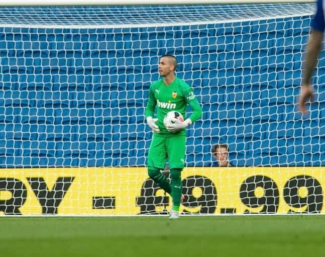 ジャウメ・ドメネクさんのインスタグラム写真 - (ジャウメ・ドメネクInstagram)「Ayer partido en Inglaterra 🏴󠁧󠁢󠁥󠁮󠁧󠁿 , hoy ponemos rumbo a Alemania 🇩🇪 a seguir preparándonos 💪✈️🦇 • Ahir partit a Anglaterra 🏴󠁧󠁢󠁥󠁮󠁧󠁿, hui cap a Alemanya🇩🇪 a seguir preparant-nos💪✈️🦇 • • #amunt @valenciacf  #jaumedomenech」8月3日 18時31分 - jaudomenech