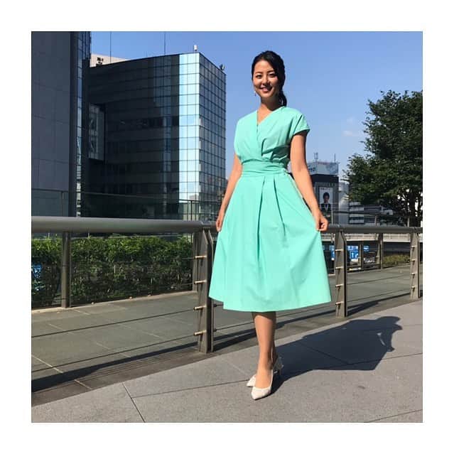 長沢美月さんのインスタグラム写真 - (長沢美月Instagram)「衣装対決は、鮮やかなワンピースに👗✨ って、まさに！👗←この色！！！笑 #ズムサタ #ワンピース #ブログ更新しました」8月3日 18時43分 - _mizuki_0212