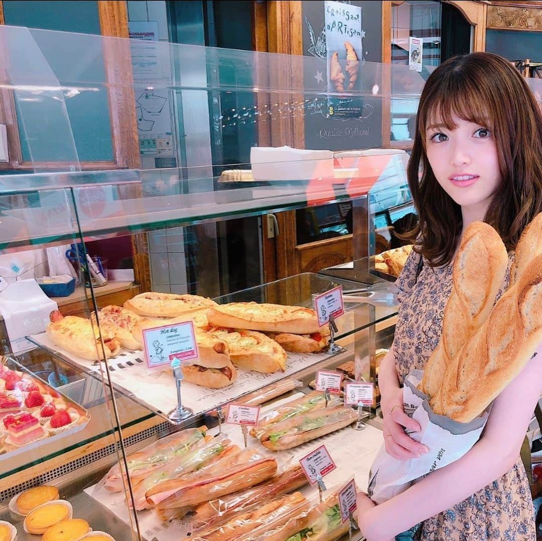松村沙友理さんのインスタグラム写真 - (松村沙友理Instagram)「白米もパンも好き🥖  #どうしてもほしかった #バケット手に入れて #これも全部ください #え #ダメなの？」8月3日 18時38分 - matsumura_sayuri_official