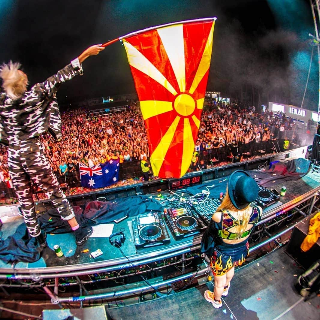 NERVOさんのインスタグラム写真 - (NERVOInstagram)「It was our first time visiting Macedonia last night and what a night it was!! @ohrid_calling you guys were unreal! It was also great to meet you @nervomacedonia 💋💋 ❤💛❤💛💫💫」8月3日 18時44分 - nervomusic