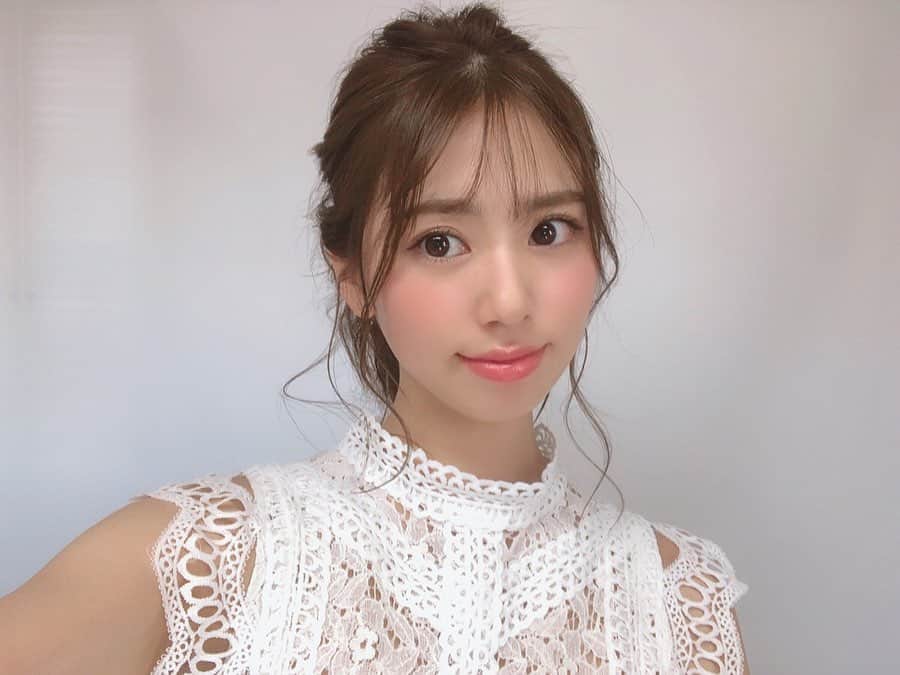 加田穂乃華のインスタグラム：「毎日ほんとに暑い☀️💦 皆さん熱中症など気をつけて夏を楽しみましょう😊🍉 ・ 2枚目は大野未来ちゃんとの撮影時のいちまい📸 この前ランチにも行ってきたよ〜♡ #shooting」