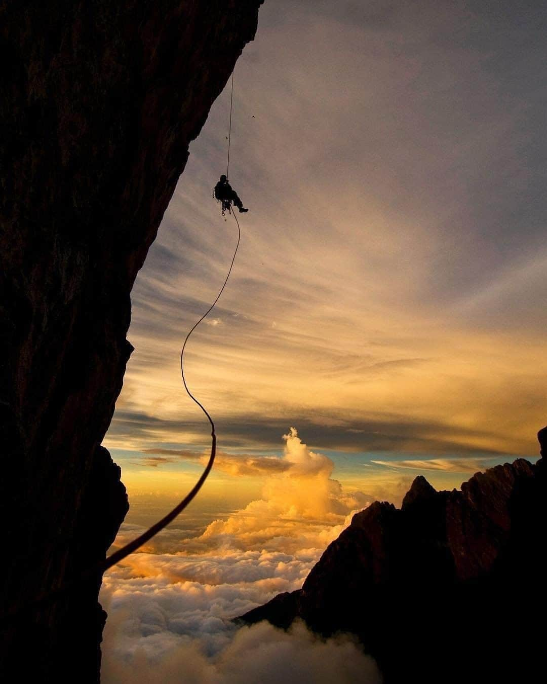 National Geographic Travelさんのインスタグラム写真 - (National Geographic TravelInstagram)「Photo by @jimmychin | Climbing high above the South China Sea. After weathering a three day storm, the weather breaks. The moment seems like a dream…Kinabalu, Borneo. For more climbing adventures around the world, follow @jimmychin.」8月3日 19時04分 - natgeotravel