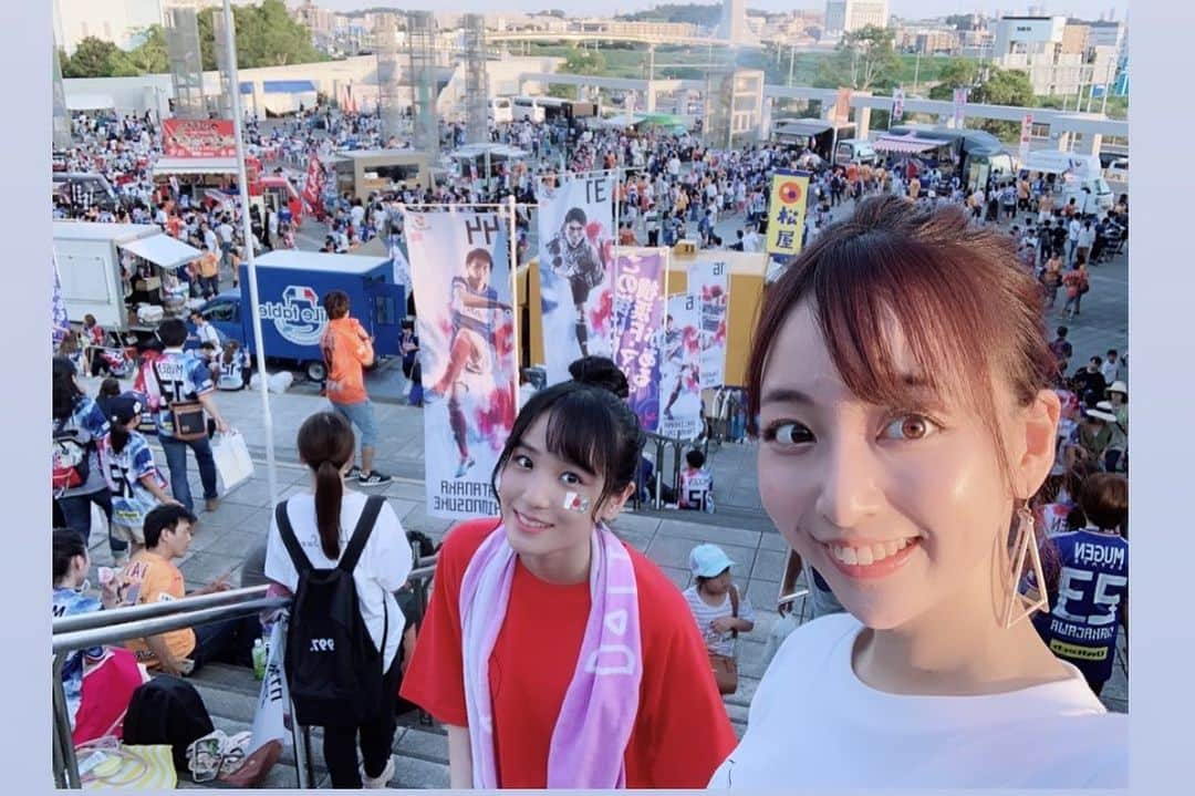 長谷川萌美さんのインスタグラム写真 - (長谷川萌美Instagram)「. . 日産スタジアム⚽️🏟 トリコロールランド🎤にて🎵 . . LIVE 暑い中聴いてくださった皆さん！ありがとうございました😊💗！！ . 楽しかった💕🌈 .  #ビタスイ #live #日産スタジアム #トリコロールランド #⚽️ #試合 #ライブ」8月3日 19時21分 - moemi_hasegawa