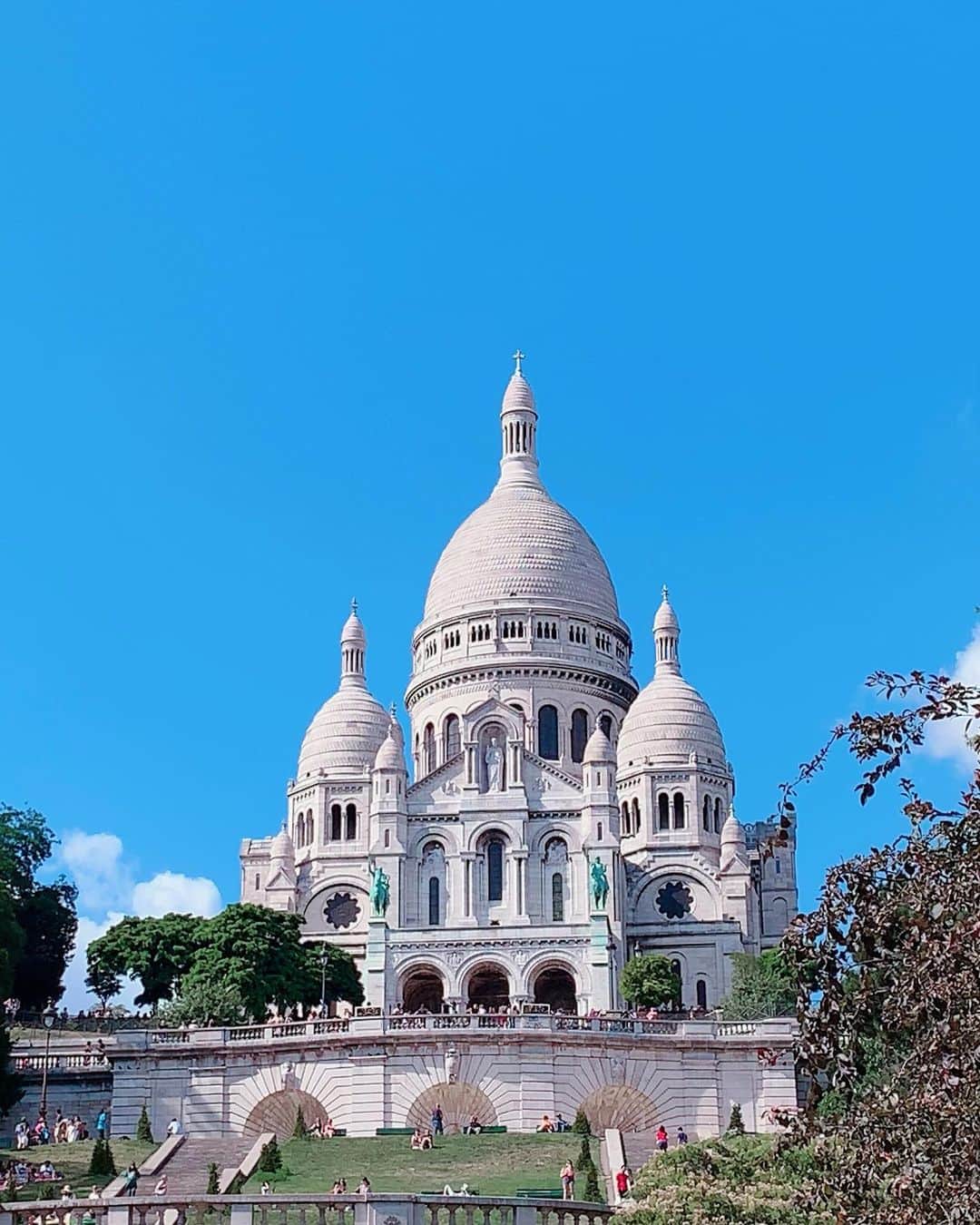 NAOMIさんのインスタグラム写真 - (NAOMIInstagram)「Parisの教会の中心、大本山 サクレクール寺院です。  #モンマルトル #montmartre  #いつ訪れても綺麗✨ @paris」8月3日 19時53分 - naominakano703