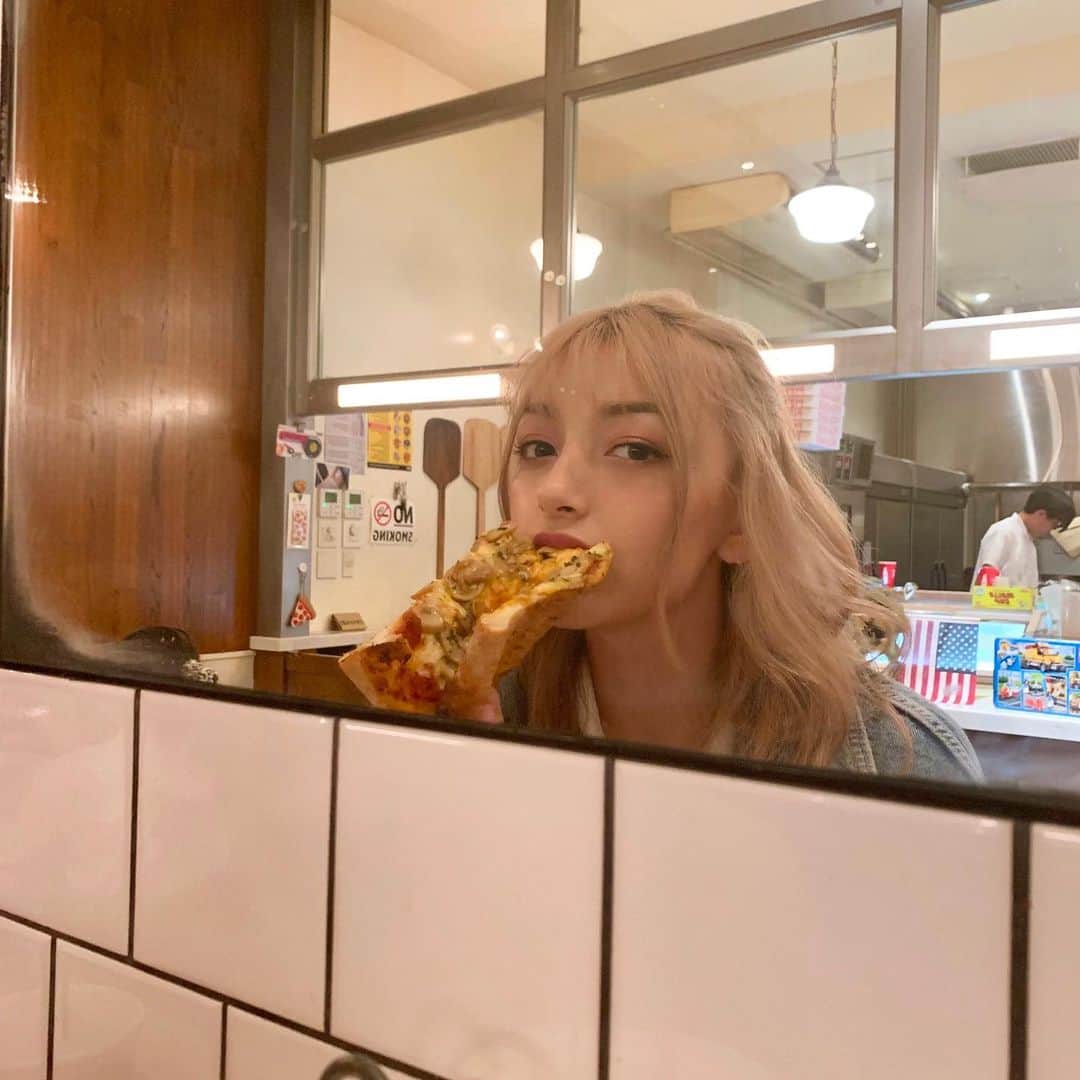 エリカのグルメインスタ