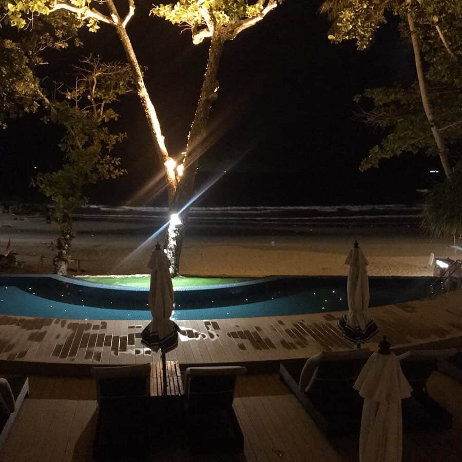 池田真子さんのインスタグラム写真 - (池田真子Instagram)「こういうホテル初めて泊まった✨ ． The Boathouse Phuketさん ( @theboathousephuket )で、今回お仕事で泊まらせて頂いたお部屋は目の前にプールとビーチがあって、テンション上がるし広くてリラックスできた♡ ． ． ． ホテルの朝食はビュッフェでタイ料理も食べれたり、家族やお友達など旅行にぴったり♪♪ ． ． 他にも大人数で泊まれるような部屋とか、お洒落なお部屋がいっぱいやったよ！！ ． ． ． ちなみにポロシャツはボートハウスさんの♩ ． ． ． YouTubeではルームツアー動画もアップしてるので気になった方は参考にしてね＊° ． ． #theboathouse #ボートハウス #プーケット #タイ #海 #プール #リゾートホテル #ホテル #高級ホテル  #thailand #phuket #phuketthailand #thailandtravel #thaifood #instagood  #instapic #summer #sea #instagram #instafood #morning #photography #lfl #love #lfl #photooftheday #instalike #happy」8月3日 20時18分 - mako_ikeda