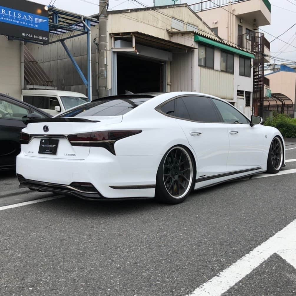 Spirits Artisanさんのインスタグラム写真 - (Spirits ArtisanInstagram)「Lexus LS500 produced by @lexustuned  tuned by @evasivemotorsports  Artisan spirits/// Sportsline blacklabel www.artisanspirits.co.jp #sema2018 #lxstnd #lexustuned #lexususa #evasivemotorsports #workwheeljapan #lexusls500 #brembo #artisanspirits #ravspecjdm #butlertire #jworksunlimited #premierautowerkz #suvproject #kanooperformance #car_life_staff #technicalmate #nigeljdmparts #トラウム #車庫小舗」8月3日 20時21分 - artisan_spirits