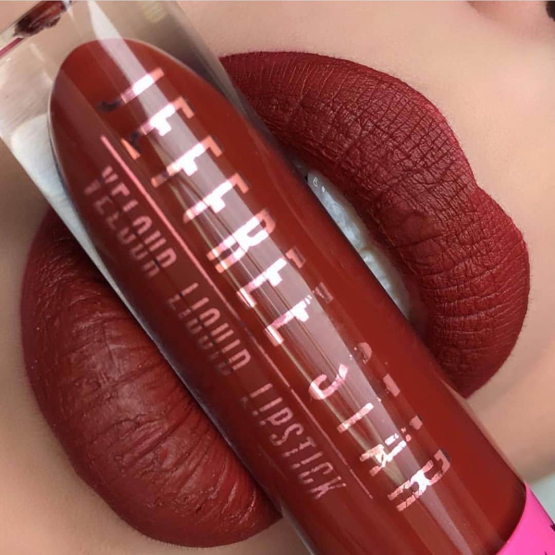 Jeffree Star Cosmeticsさんのインスタグラム写真 - (Jeffree Star CosmeticsInstagram)「MUAHHH💋💄Our #VelourLiquidLipstick in the shade #UnicornBlood taken by @fashionably_official ❤️🦄 #jeffreestarcosmetics」8月4日 5時59分 - jeffreestarcosmetics