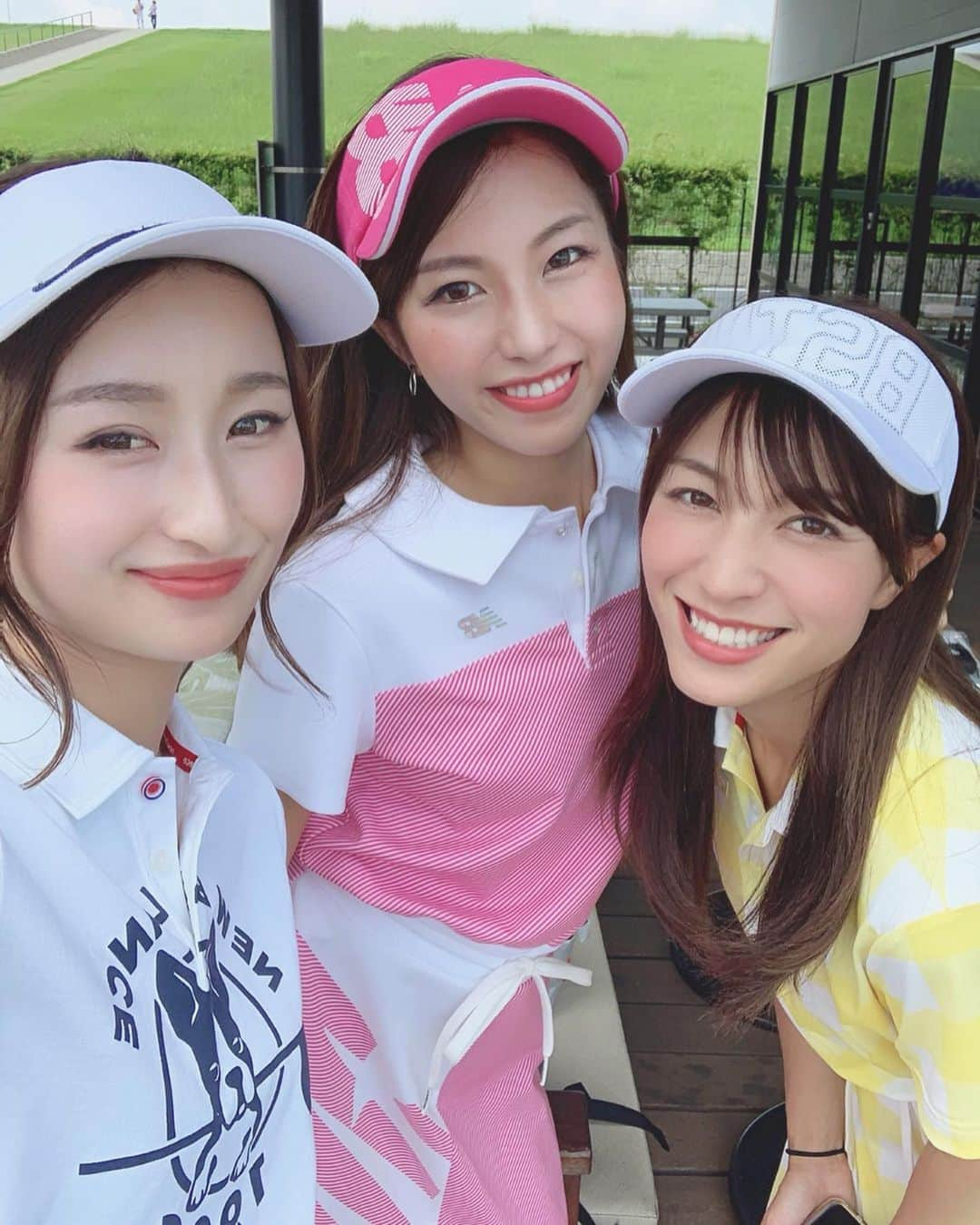 武田奈津美さんのインスタグラム写真 - (武田奈津美Instagram)「. ニューバランスゴルフの撮影コンペ☺️🌻 @newbalancegolf_japan . 今回私はピンクのワンピコーデ💗 いつも寒色系が多いから新鮮だった☺️✨ さえちゃんななえちゃんのウェアも可愛かった😍✨ . 9月発売のEVENに掲載される予定です📚✨ . #even #koshigayagolfclub #nbgolf #newbalance #newbalancegolf #ニューバランスゴルフ #ゴルフ #ゴルフ女子 #武田奈津美 #golf #golfgirl #natsumigolf #tokyo #japan」8月4日 6時11分 - _natsumitakeda_