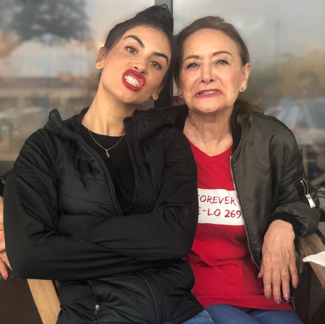 ジェシカ・セディールさんのインスタグラム写真 - (ジェシカ・セディールInstagram)「Por más momentos así! TE AMO madre mía 😍❤️🤣🙏🏻💋💥」8月4日 6時30分 - jessicacedielnet