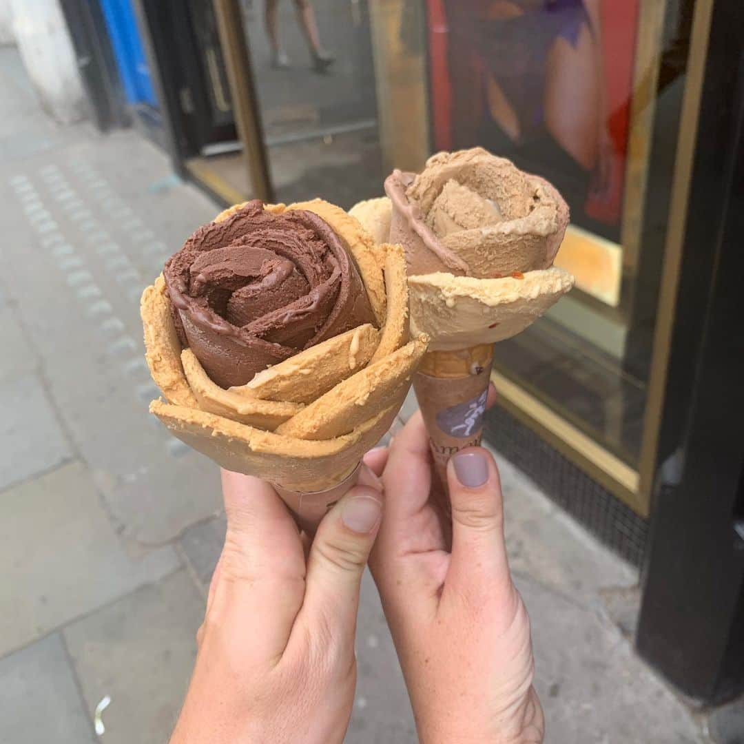 キム・カウフマンさんのインスタグラム写真 - (キム・カウフマンInstagram)「London never disappoints, especially with a great travel buddy. 👭Thanks @brianapaulson for taking these pics and upping my Instagram game. Tomorrow ➡️ Scotland for the @ladies_scottish !! #lpga #travel #london」8月4日 6時39分 - kimkaufmangolf