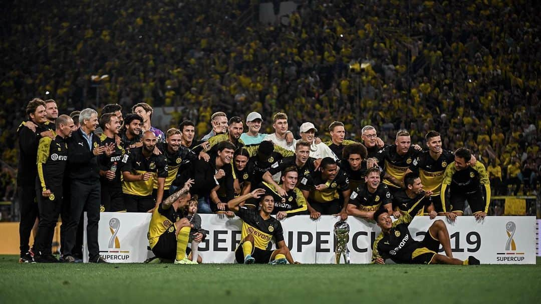 マリウス・ゲルスベックさんのインスタグラム写真 - (マリウス・ゲルスベックInstagram)「🏆 @bvb09 🖤💛 #MW27 #UNLEASHTHEWOLF」8月4日 6時48分 - mariuswolf27