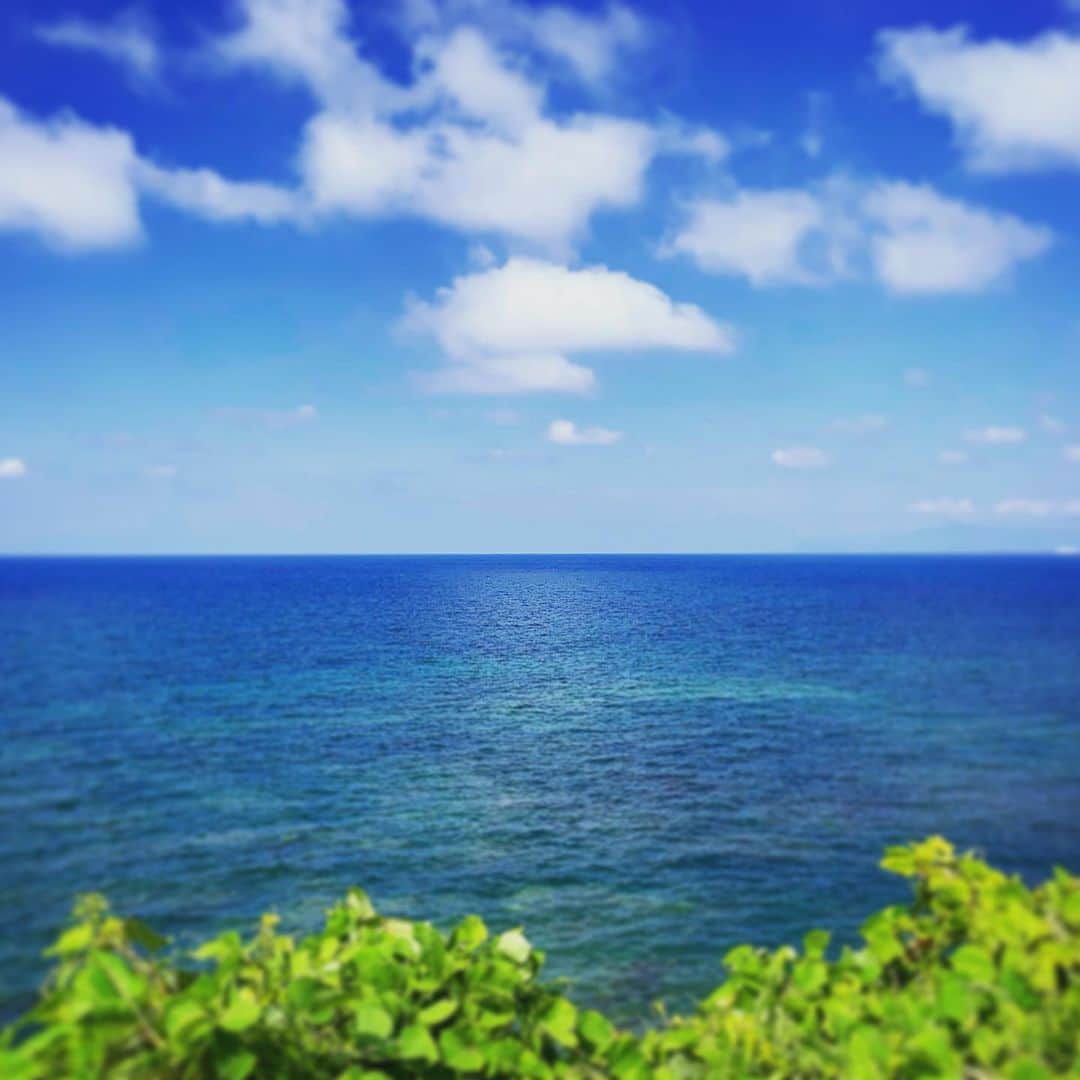 石田昌宏さんのインスタグラム写真 - (石田昌宏Instagram)「夏は暑いだけではありません。 景色が晴れ気持ちいいです^_^  #unknownjapan  #夏空 #夏海 #日本海」8月4日 6時50分 - masahiro_ishida_