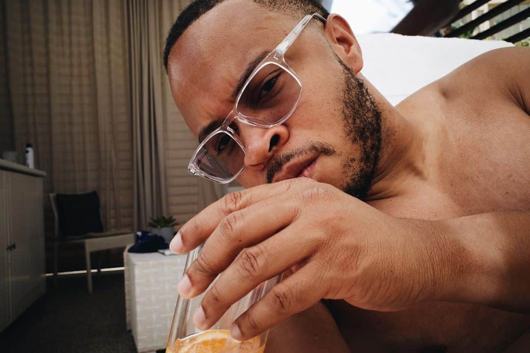 ユージン・バードのインスタグラム：「Vegas #nuffsaid #ricohgriii」