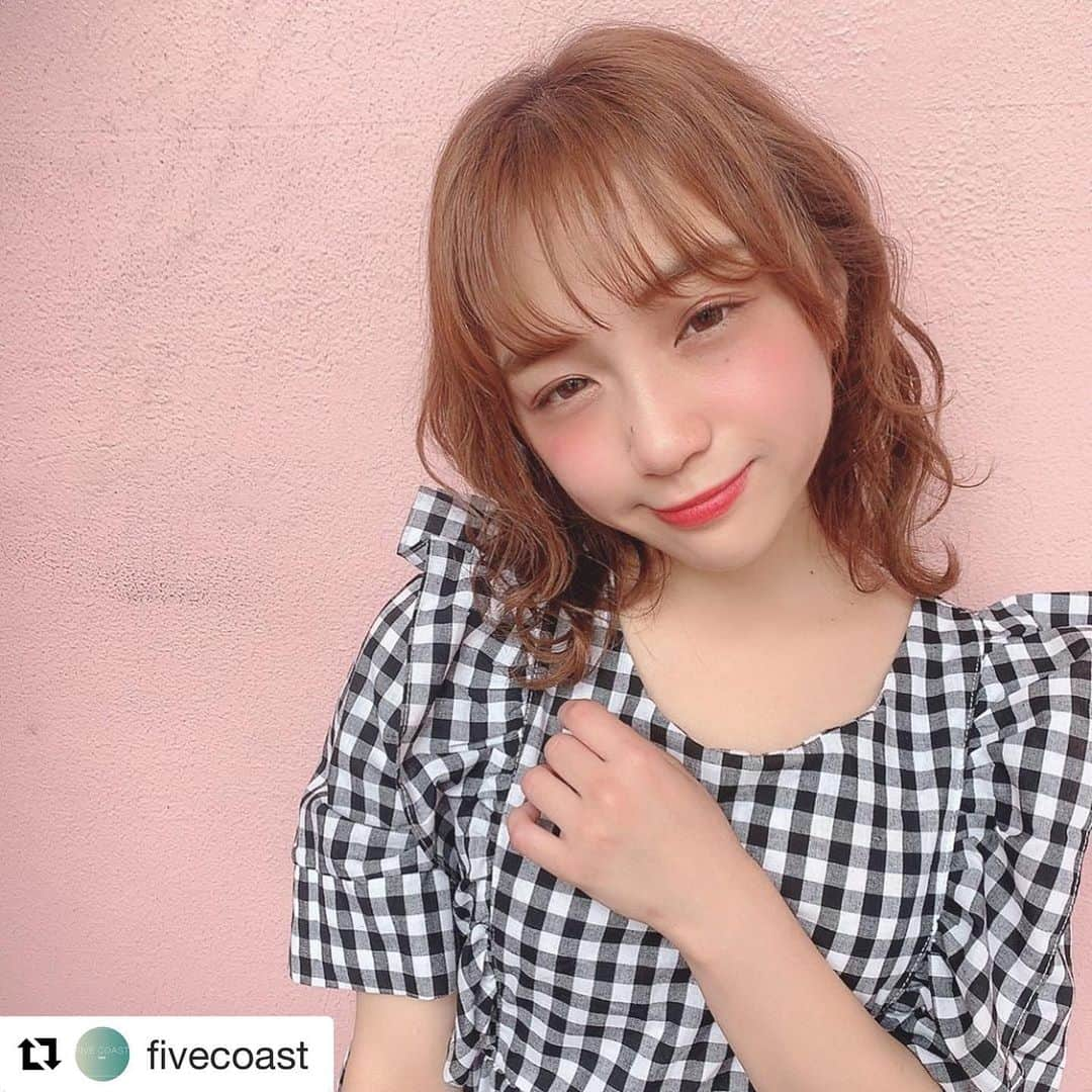 THROW 【スロウ】さんのインスタグラム写真 - (THROW 【スロウ】Instagram)「#Repost @fivecoast with @get_repost ・・・ ゆるふわミディアム 【担当スタイリスト】 中村 かすみ @kasumin_coast  ㅤㅤㅤㅤㅤㅤㅤㅤ  顔周りのレイヤーを生かして ランダムになみ巻きMIX とっぷもボリュームを出して 表面の毛は細かくなみ巻きしてます 𓆡𓆜𓇼  ㅤㅤㅤㅤㅤㅤㅤㅤ  ルーズ感のあるアレンジ得意です‪‪☺︎‬ㅤㅤㅤㅤㅤㅤㅤㅤ 透明感カラー得意です‪‪☺︎ ‬  ㅤㅤㅤㅤㅤㅤㅤㅤ  ケアブリーチもあります！  ダメージも少なくハイトーンカラーに 出来ます！ 是非可愛くさせてください‪‪☺︎ ㅤㅤㅤㅤㅤㅤㅤㅤㅤㅤㅤㅤㅤㅤㅤㅤ ‬ address☞東京都渋谷区恵比寿西2-8-7サトウビル2F  TEL☏090-1764-1461  Access☞恵比寿駅徒歩3分　代官山駅徒歩7分  営業時間☞10時～21時  定休日☞水曜日  時間外の受付はLINEorDMにて承ります🔥  cut:6,000 color:7,000 parm:7,000 straight:12,000 treatment:5,000 サイエンスアクア:10,000  ホットペッパーのクーポンが 1番お得になりますので是非ご利用ください‪‪☺︎✯ ㅤㅤㅤㅤㅤㅤㅤㅤ  ㅤ  ㅤㅤㅤㅤㅤㅤㅤㅤ  #リボンアレンジ#ミディアム#レイヤーミディアム #ルーズ感#簡単アレンジ#ゆるふわ#ゆるふわアレンジ #MIX巻き#ゆる巻き#ハイライト#透明感カラー#外国人風カラー#ナチュラルウェーブ#なみ巻き#ラベンダー#ラベンダーグレージュ#ホワイトベージュ#ホワイトカラー#スロウカラー#fivecoast#恵比寿#美容室#サロン#tokyo#hair#haircolor#hairstyle」8月3日 22時30分 - throwcolor