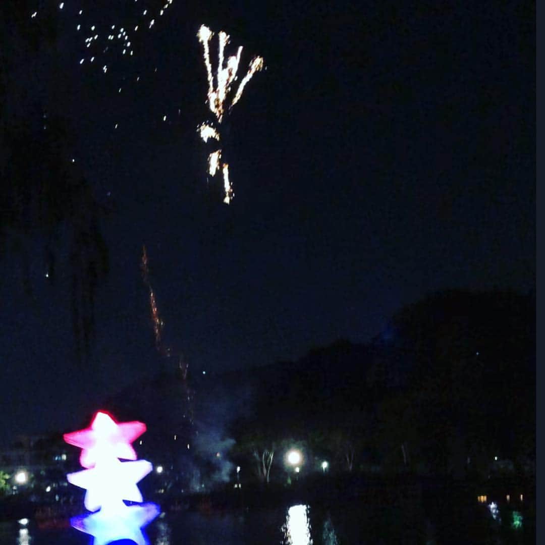 須田剛一のインスタグラム：「Familiar fireworks」