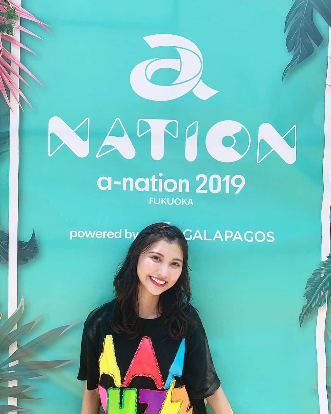 足立沙織さんのインスタグラム写真 - (足立沙織Instagram)「.﻿ 🍧 🌈 ☀️﻿ a-nation〜〜！！﻿ .﻿ .﻿ 今年のステキな夏の思い出が一つ増えましたヨ。﻿ ほんっとに楽しかった！！﻿ .﻿ 灼熱の太陽のもと5、6時間立ちっぱなしでも﻿ 疲れがふっとぶくらいのラスト！！ 宇野ちゃんと真ちゃんたまらんね、最高🌙﻿ 余韻余韻、、、﻿ ﻿ ﻿ ﻿ ﻿ ﻿ ﻿ #anation#anation2019#fukuoka#festivalfashion#aaa#unomisako#ataeshinjiro #福岡#エーネ#エーネーション#エーネーション2019#宇野実彩子#與真司郎#uno女子#フェスコーデ#フェスファッション#いいね返し」8月3日 22時40分 - sao_ri_17