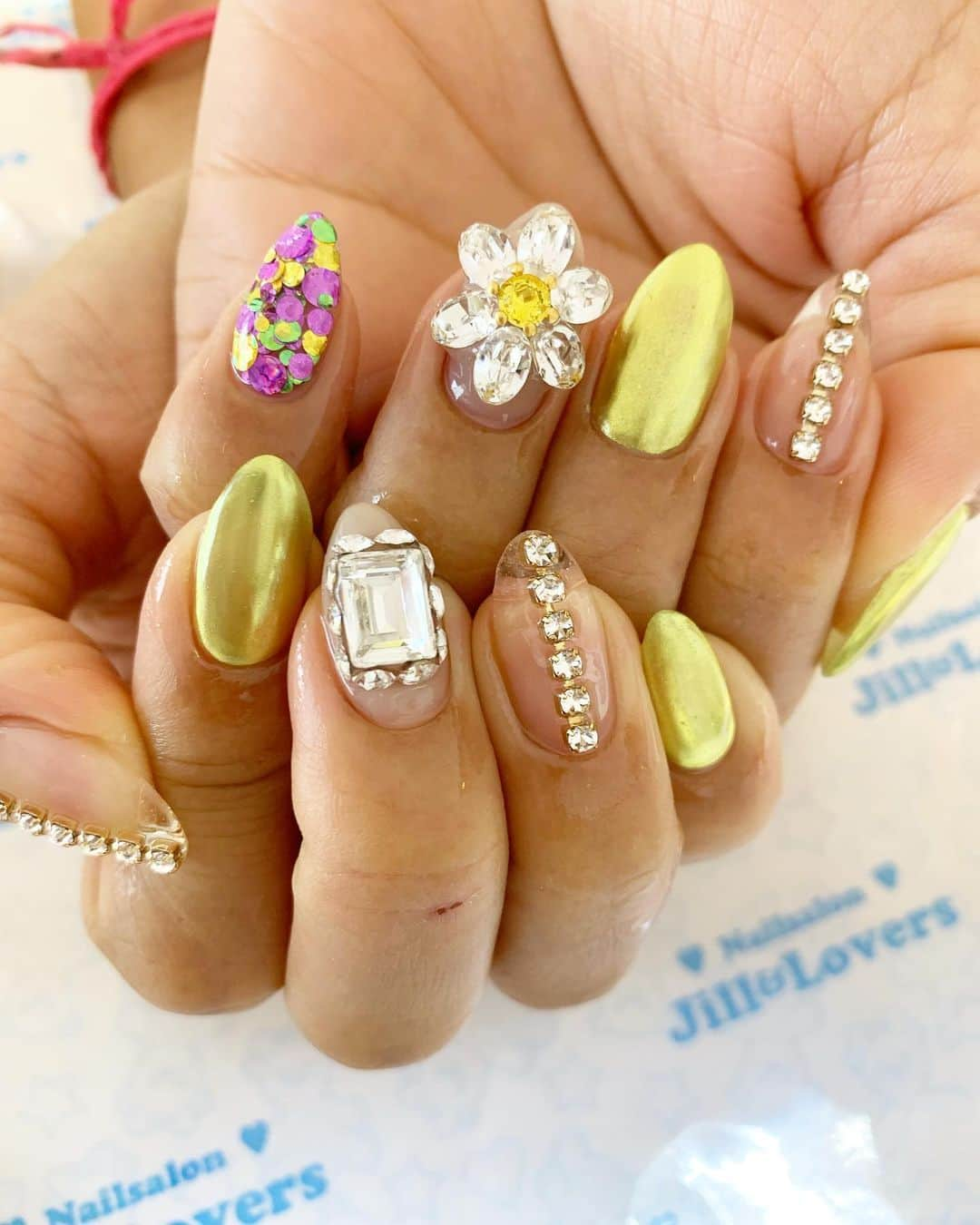 mamijinguさんのインスタグラム写真 - (mamijinguInstagram)「新しいネオングリーンミラー🌼  #jillandlovers #nail #nailart #paragel #gelneil#gel #ネイル #ネイルアート #me #look #love #かわいい」8月3日 22時50分 - mamijingu