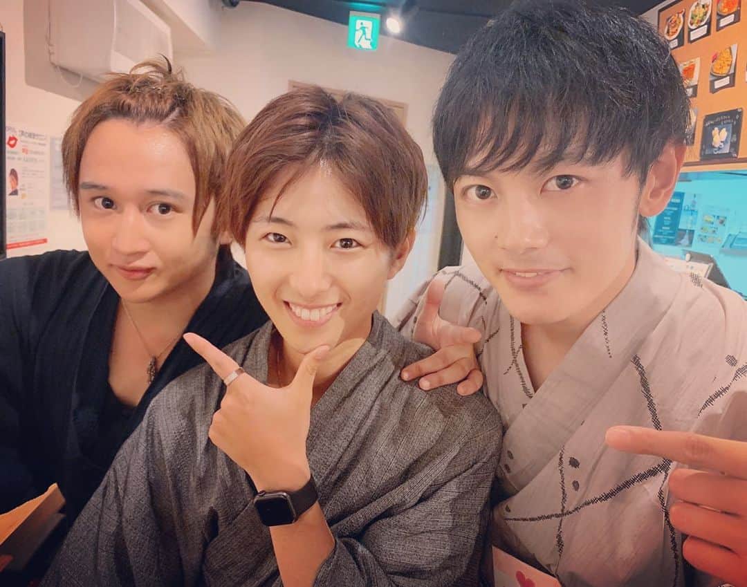 KAZUKI のインスタグラム：「今年初浴衣🎐 帰り際の浴衣似合ってる嬉しかったなー。 夏の思い出をプレゼントするはずが逆に色々いただきました💝 特製ドリンク飲んでくれてありがと😘 #dandan #sunrise #タコライス #夏の思い出 #意外と喋るんだね #喋り相手いると喋ります #むしろ喋るの好き」