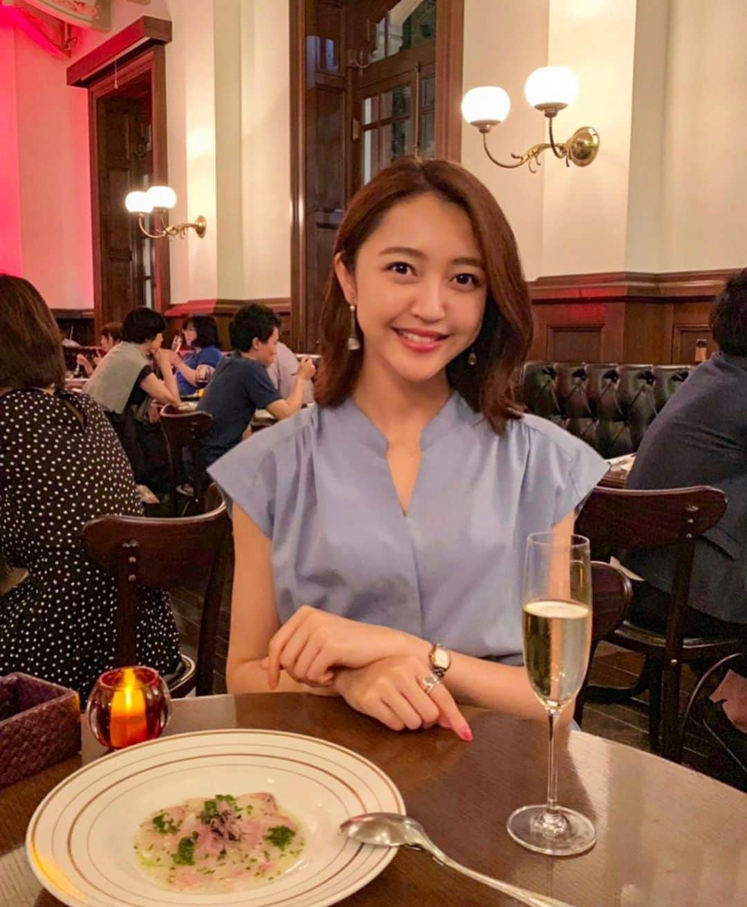 柳田菜月さんのインスタグラム写真 - (柳田菜月Instagram)「. 丸の内カフェ「Cafe1894」へ🥂 趣のあるレンガ造りの外観から、中に入った時の感動🥺 . お料理はどれも素敵で、味も美味しくコスパも良い大満足なディナーでした😂❣️ 中でも4枚目のビーフシチューは是非バケットと一緒にワインに合わせて食べてもらいたい一品。 赤ワインの風味がしっかりとついたホロホロなお肉が絶品です👏 ドリンクメニューも豊富なので丸の内でお店に迷った時は行ってみてください！ . #丸の内グルメ #丸の内カフェ #丸の内ドットコム #東京女子部 #ディナー #ワイン #ビーフシチュー #cafe1894 #cafe」8月3日 22時56分 - natsuki.3190