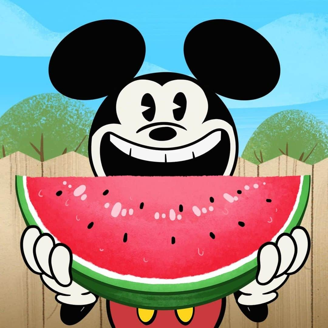 ミッキーマウスさんのインスタグラム写真 - (ミッキーマウスInstagram)「Nothing like a slice and a smile on #NationalWatermelonDay! 🍉」8月3日 23時00分 - mickeymouse