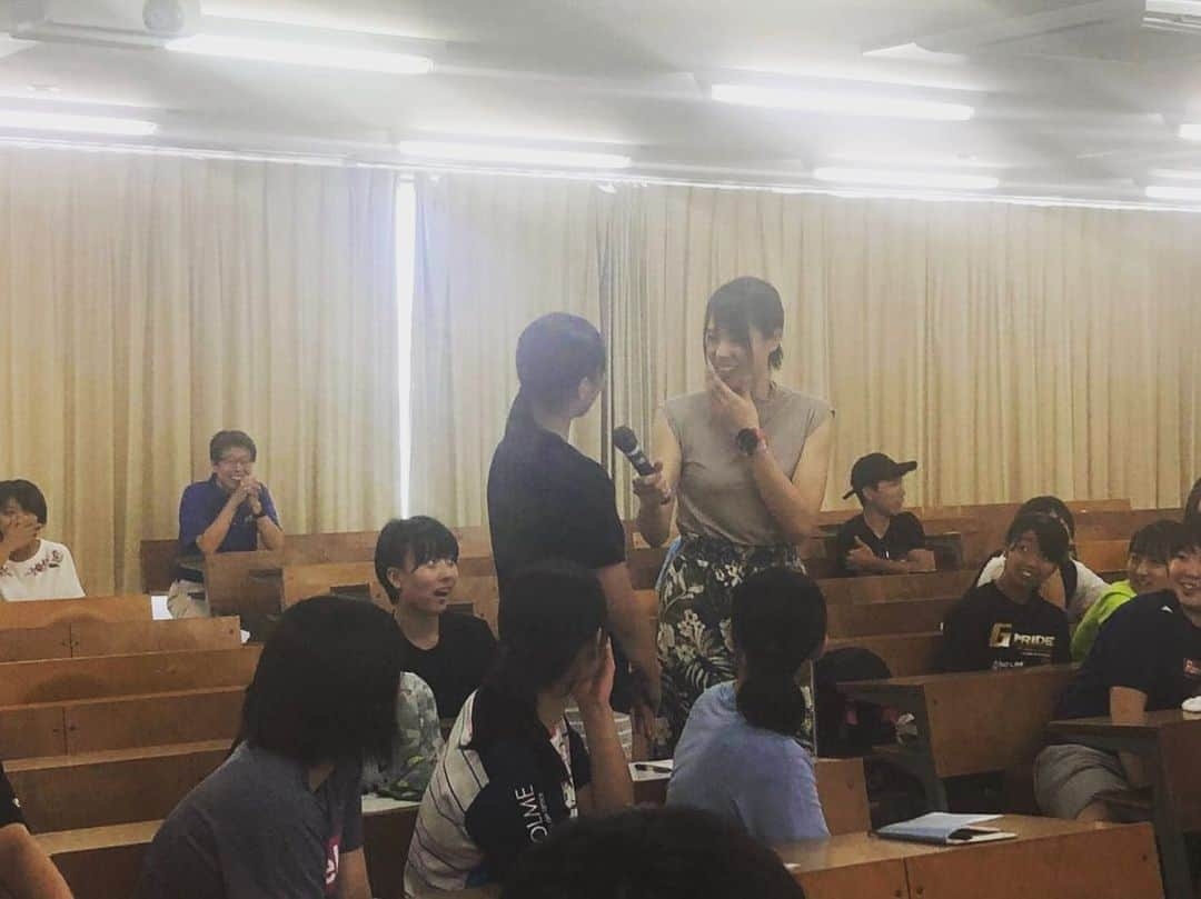 迫田さおりさんのインスタグラム写真 - (迫田さおりInstagram)「・ 今日は、福岡大学のオープンキャンパスにお邪魔させていただきました🙋‍♀️ ・ 今回初めて鈴木さんと一緒にトークショーさせていただきました‼︎ 長友選手にすごく似ててビックリでした(*⁰▿⁰*) ・ ・ 学生の皆さん、今日はありがとうございました😊 ・ ・ 今回の私の洋服はfrenchpaveさんの洋服です😊✨ ありがとうございます♪ ・ ・ #frenchpave #frenchpave_official」8月3日 23時03分 - saori.rio